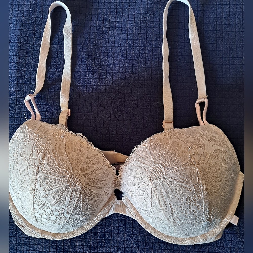 Victotia sebret bra